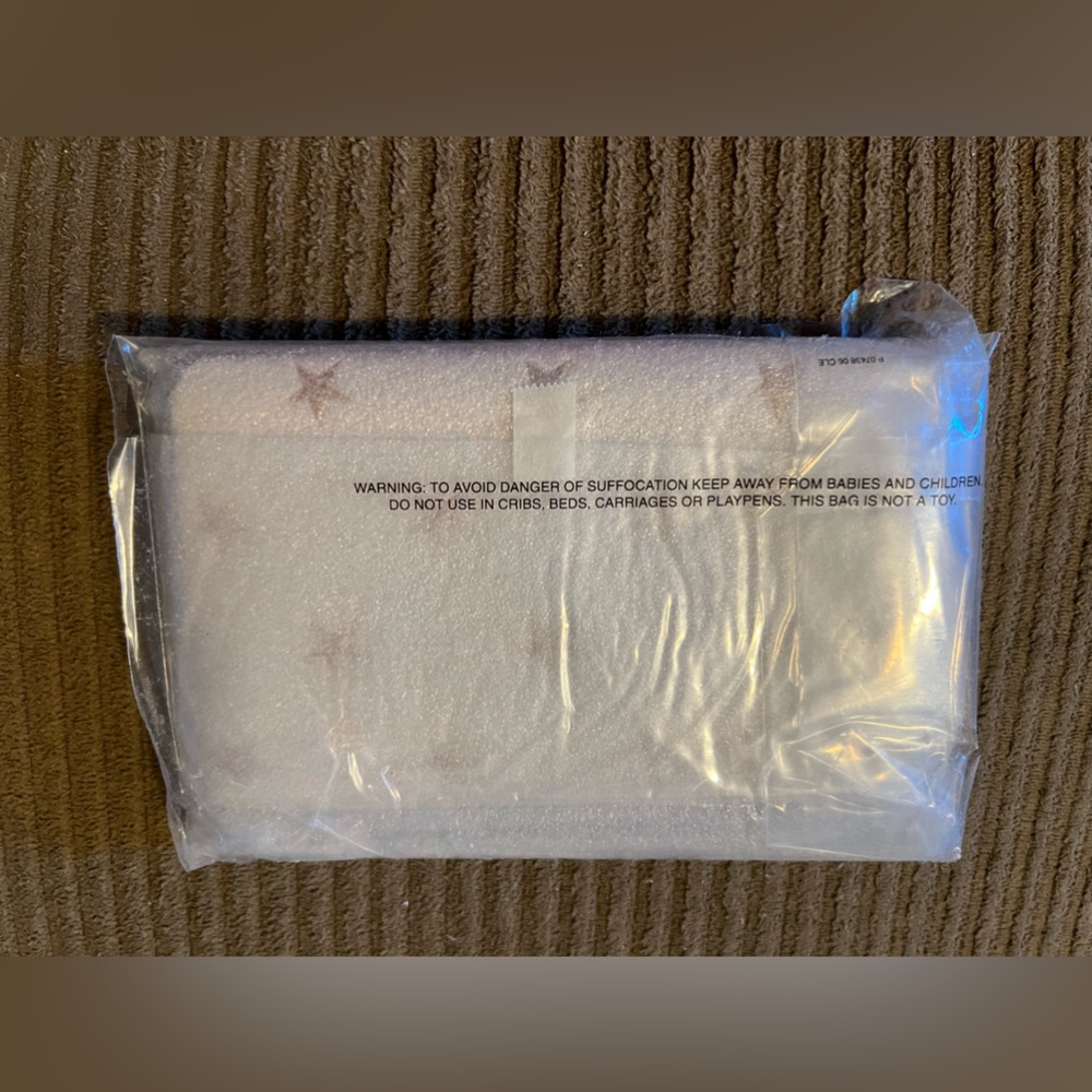 Coach Corner Zip Wristlet With Star Print nwt in packaging - Picture 5 of 5